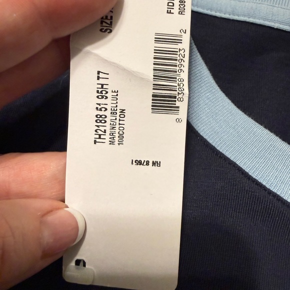 Lacoste Men's Dark Blue T-Shirt with Light Blue Accents - Picture 4 of 7